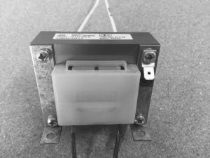 EW33 (400vac/230vac, 0.22A, 50V.A)